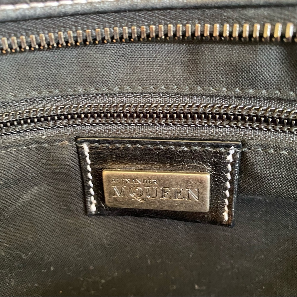 Alexander McQueen Black Large Shoulder Bag - Picture 9 of 15